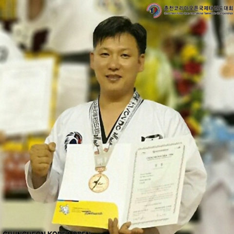 김남회 교수
